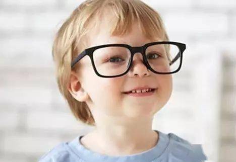 验光配镜 追求清晰，兼顾舒适——配镜后视力到0.8还是1.0更合适？